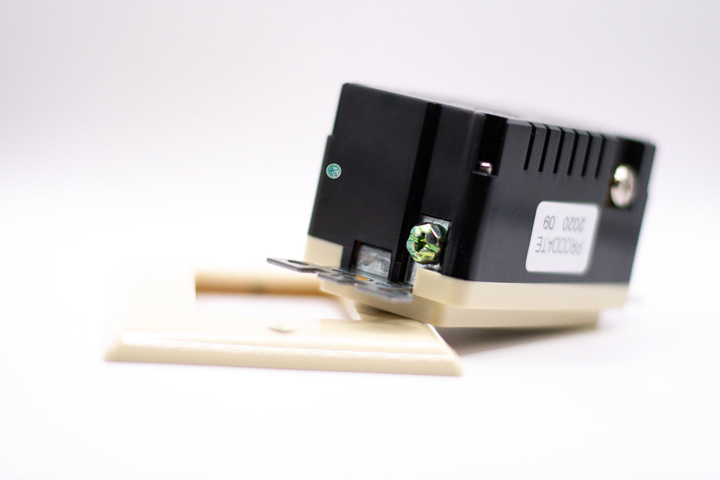 15A USB GFCI Outlet – Tamper Resistant – Almond