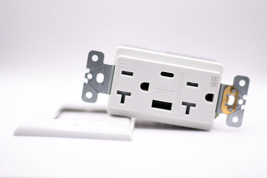 15A USB & USB-C Combo GFCI Outlet – Tamper Resistant – White