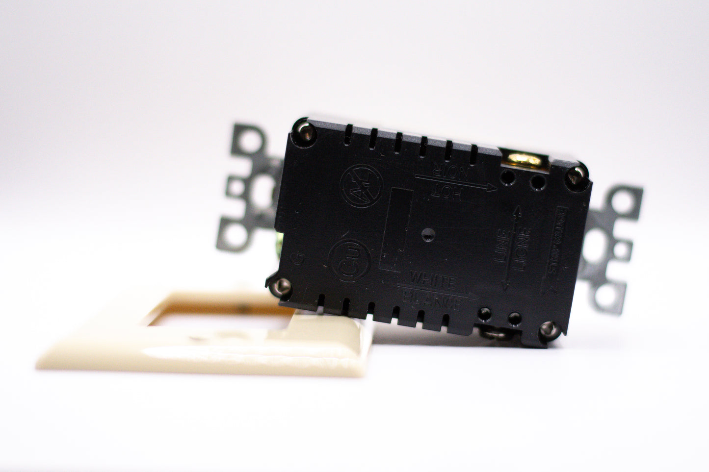 15A USB GFCI Outlet – Tamper Resistant – Almond